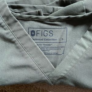 Figs Scrub Top
